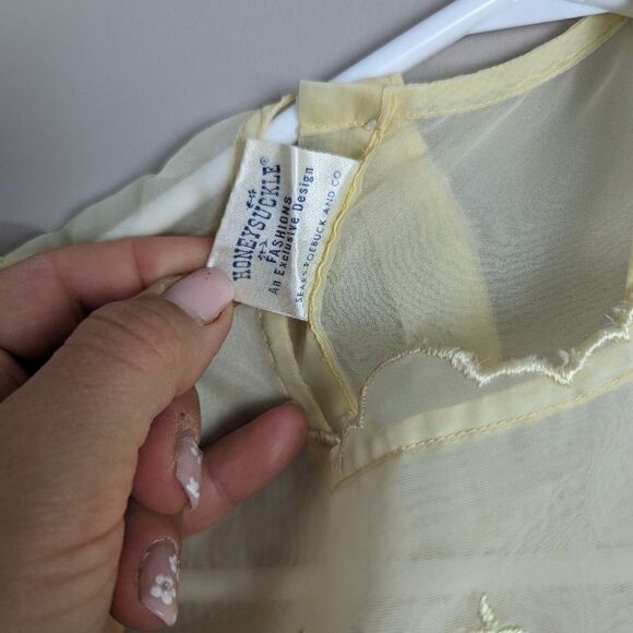 Baby Dress, Vintage Pale yelloe sheer floral embroidery. - Picture 7 of 9